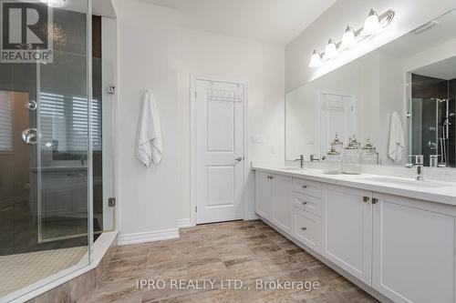 25 Alistair Crescent, Vaughan, ON - Indoor Photo Showing Bathroom