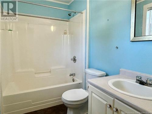 39 Dorothy Lane, Miramichi, NB - Indoor Photo Showing Bathroom