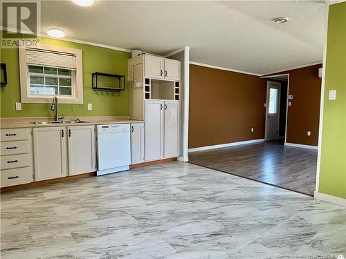 39 Dorothy Lane, Miramichi, NB - Indoor Photo Showing Kitchen