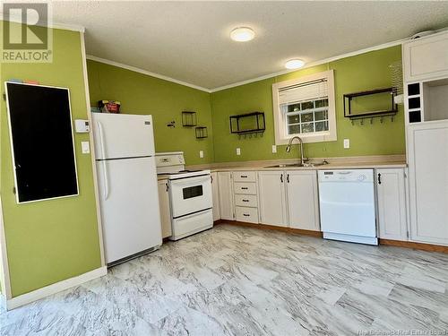 39 Dorothy Lane, Miramichi, NB - Indoor Photo Showing Kitchen