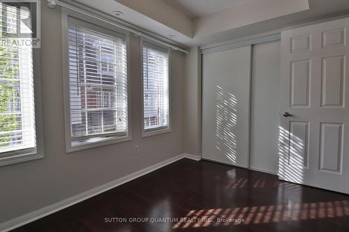 2 - 704 Neighbourhood Circle, Mississauga, ON - Indoor Photo Showing Other Room