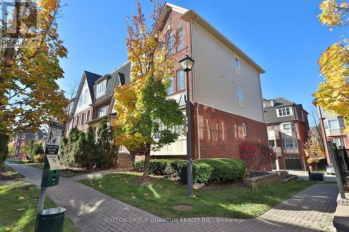 2 - 704 Neighbourhood Circle, Mississauga, ON - Outdoor