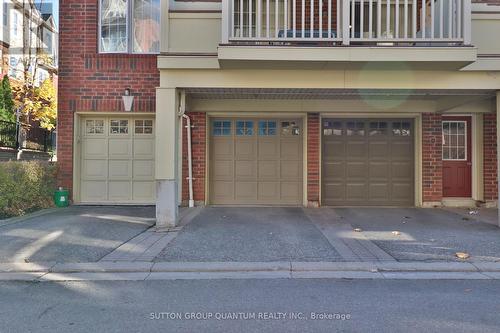 2 - 704 Neighbourhood Circle, Mississauga, ON - Outdoor