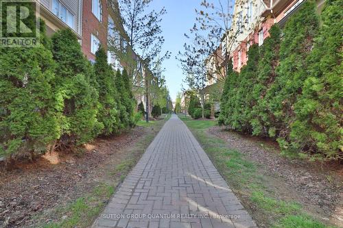 2 - 704 Neighbourhood Circle, Mississauga, ON - Outdoor