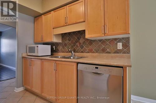 2 - 704 Neighbourhood Circle, Mississauga, ON - Indoor Photo Showing Kitchen With Double Sink