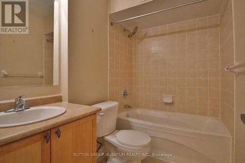 2 - 704 Neighbourhood Circle, Mississauga, ON - Indoor Photo Showing Bathroom