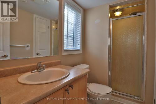 2 - 704 Neighbourhood Circle, Mississauga, ON - Indoor Photo Showing Bathroom