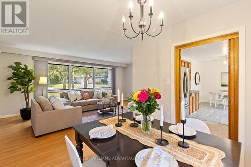 462 Wedgewood Drive, Burlington, ON - Indoor Photo Showing Living Room