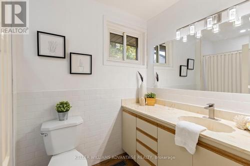 462 Wedgewood Drive, Burlington, ON - Indoor Photo Showing Bathroom