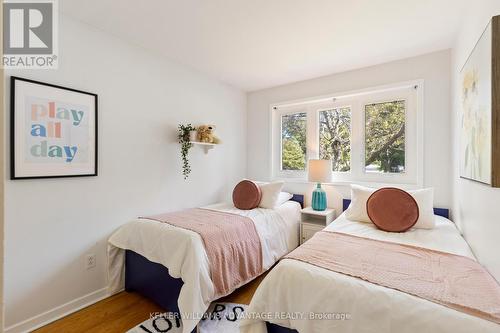 462 Wedgewood Drive, Burlington, ON - Indoor Photo Showing Bedroom