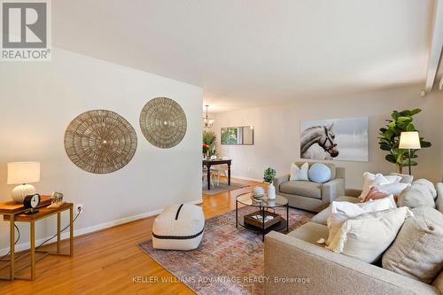 462 Wedgewood Drive, Burlington, ON - Indoor Photo Showing Living Room