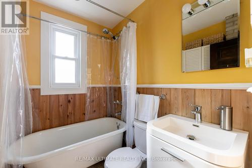 86 Emerson Avenue N, Toronto, ON - Indoor Photo Showing Bathroom