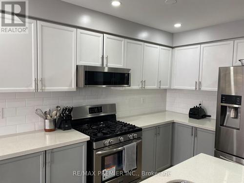 16 Tawnie Crescent, Brampton, ON - Indoor Photo Showing Kitchen With Stainless Steel Kitchen With Upgraded Kitchen