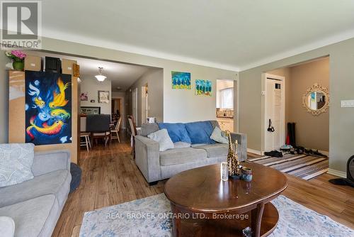 10 Cypress Street, St. Catharines, ON - Indoor Photo Showing Living Room