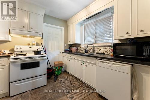 10 Cypress Street, St. Catharines, ON - Indoor Photo Showing Kitchen With Double Sink