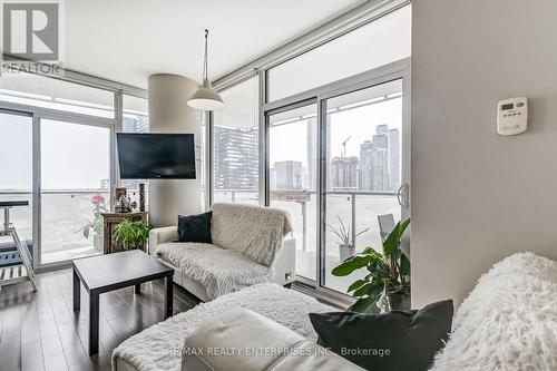 1413 - 1 Market Street, Toronto, ON - Indoor Photo Showing Living Room