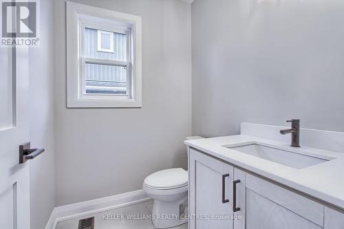 16 John Harvey Street, Uxbridge, ON - Indoor Photo Showing Bathroom