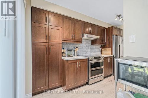 93 Corey Circle, Halton Hills, ON - Indoor Photo Showing Kitchen With Stainless Steel Kitchen