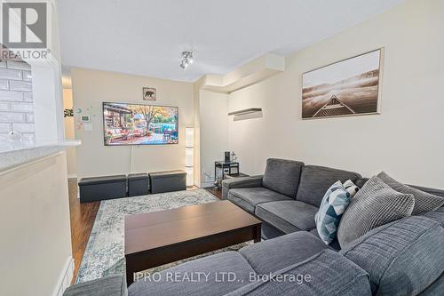 93 Corey Circle, Halton Hills, ON - Indoor Photo Showing Living Room