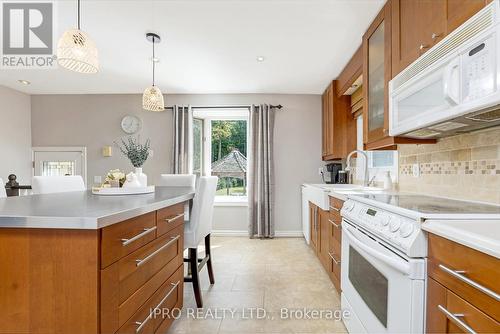 3124 Limestone Road, Milton, ON - Indoor Photo Showing Kitchen