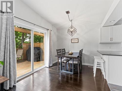 855 Lawndale Avenue East, Kingsville, ON - Indoor Photo Showing Dining Room