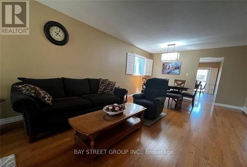 59 - 145 North Centre Road, London, ON - Indoor Photo Showing Living Room