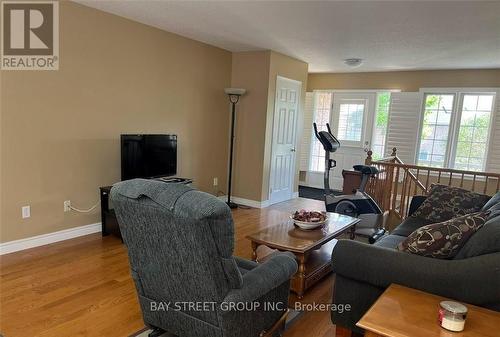 59 - 145 North Centre Road, London, ON - Indoor Photo Showing Living Room