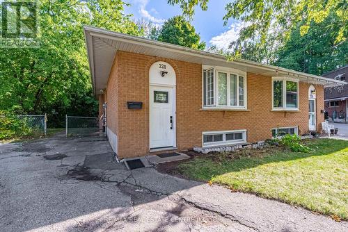 228 Ingleside Place, Kitchener, ON 