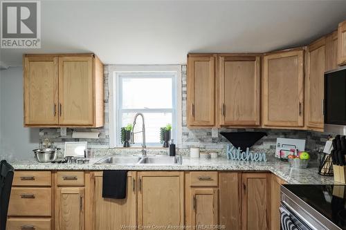 256 Parent, Windsor, ON - Indoor Photo Showing Kitchen