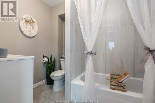 256 Parent, Windsor, ON - Indoor Photo Showing Bathroom