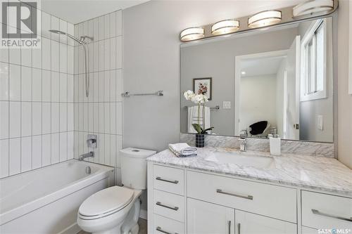 70 Duncan Crescent, Saskatoon, SK - Indoor Photo Showing Bathroom