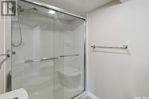 70 Duncan Crescent, Saskatoon, SK - Indoor Photo Showing Bathroom