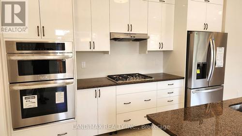 3187 Searidge Street, Severn, ON - Indoor Photo Showing Kitchen With Upgraded Kitchen