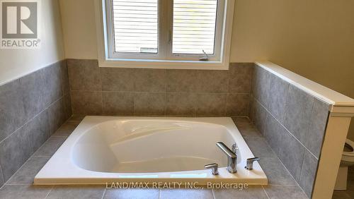 3187 Searidge Street, Severn, ON - Indoor Photo Showing Bathroom