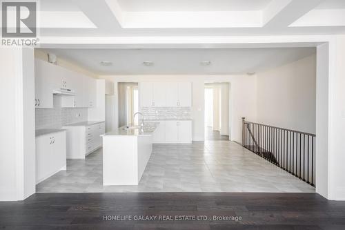 26 Autumn Frost Road, Otonabee-South Monaghan, ON - Indoor Photo Showing Kitchen