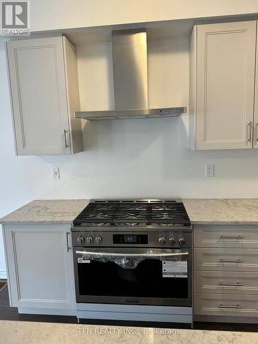 46 West Oak Trail, Barrie, ON - Indoor Photo Showing Kitchen