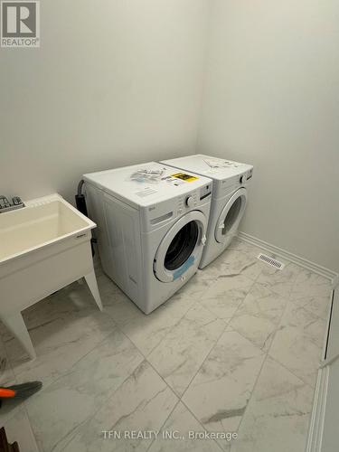 46 West Oak Trail, Barrie, ON - Indoor Photo Showing Laundry Room