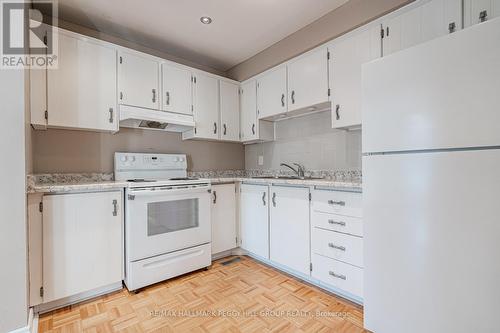 94 Christie Crescent, Barrie, ON - Indoor Photo Showing Kitchen