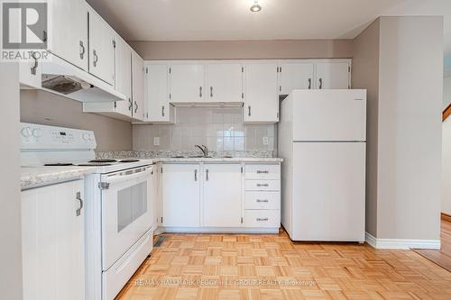 94 Christie Crescent, Barrie, ON - Indoor Photo Showing Kitchen