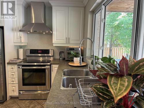 1353 Sheldon Avenue, Oakville, ON - Indoor Photo Showing Kitchen With Stainless Steel Kitchen With Double Sink