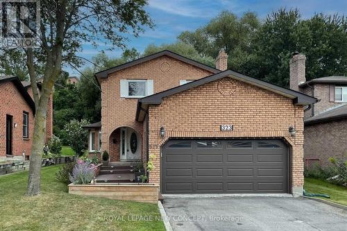 323 Cumberland Court E, Oshawa, ON - Outdoor