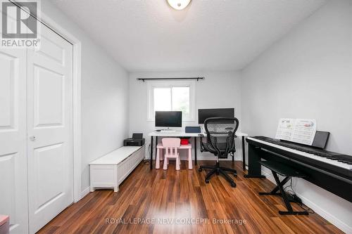 323 Cumberland Court E, Oshawa, ON - Indoor Photo Showing Office