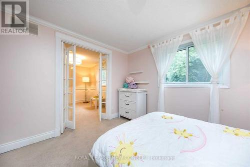 323 Cumberland Court E, Oshawa, ON - Indoor Photo Showing Bedroom