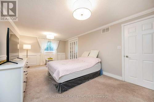 323 Cumberland Court E, Oshawa, ON - Indoor Photo Showing Bedroom