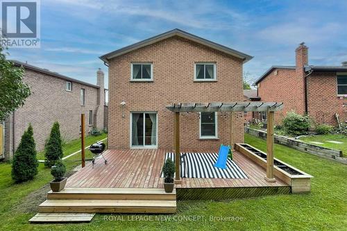 323 Cumberland Court E, Oshawa, ON - Outdoor With Exterior