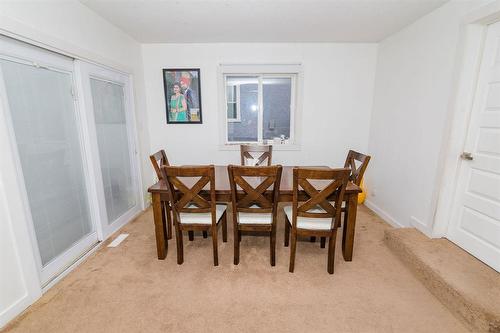 122 1St Street Se, Carman, MB - Indoor Photo Showing Dining Room