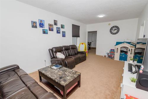 122 1St Street Se, Carman, MB - Indoor