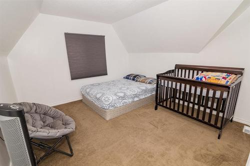 122 1St Street Se, Carman, MB - Indoor Photo Showing Bedroom