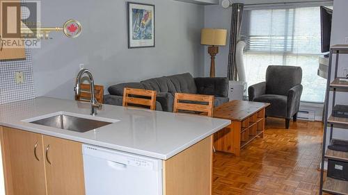 311 332 Lonsdale Avenue, North Vancouver, BC - Indoor Photo Showing Kitchen