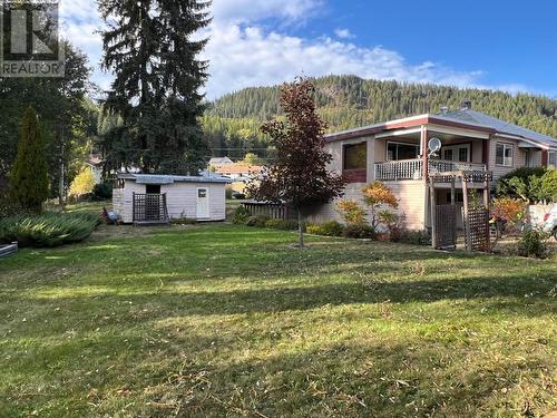 21 Short  Street, Fruitvale, BC - Outdoor With Deck Patio Veranda